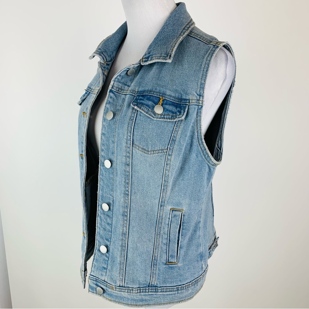 Universal Thread Denim Vest Medium - image 5